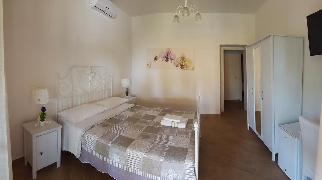 Bed And Breakfast La Corte Degli Ulivi Чивитавеккья Номер фото