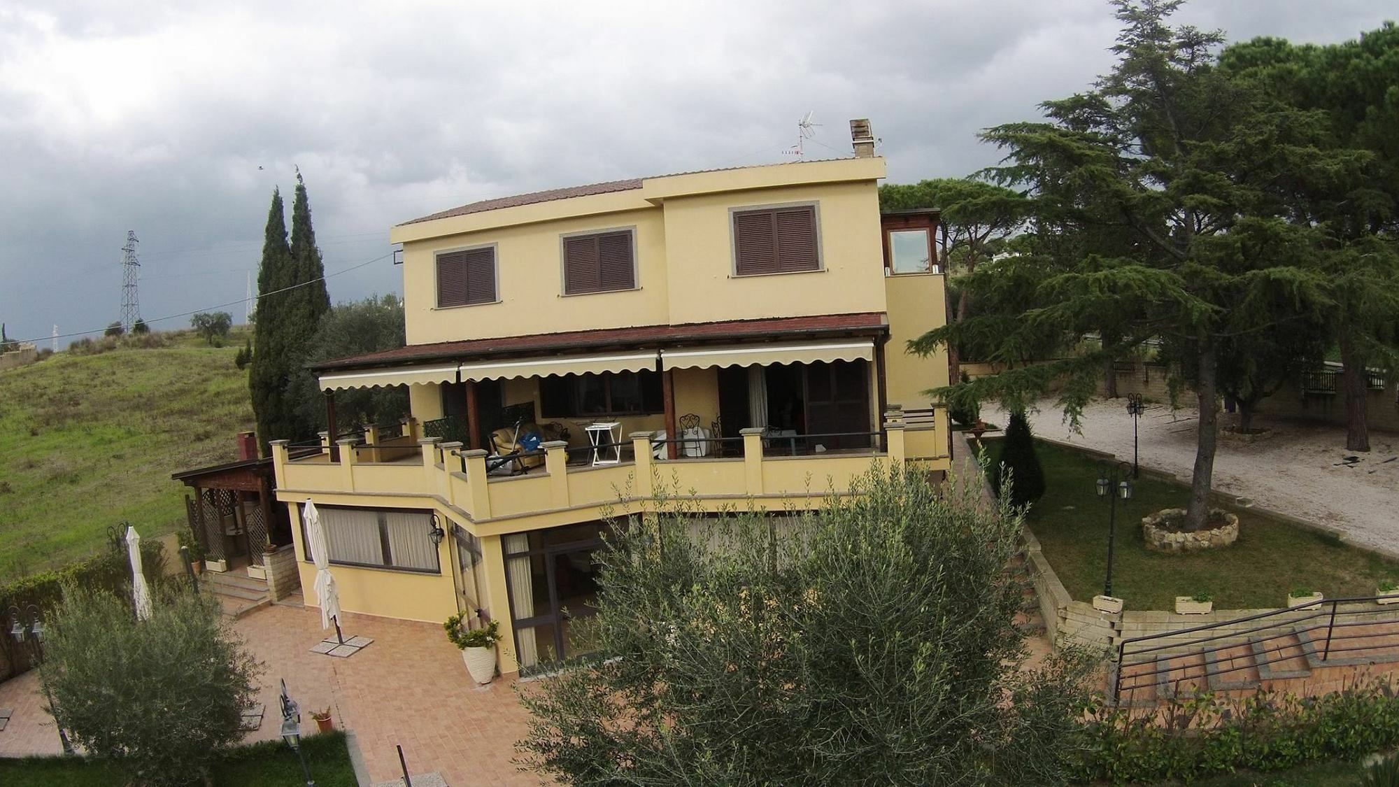 Bed And Breakfast La Corte Degli Ulivi Чивитавеккья Экстерьер фото