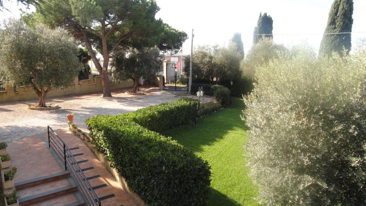 Bed And Breakfast La Corte Degli Ulivi Чивитавеккья Экстерьер фото